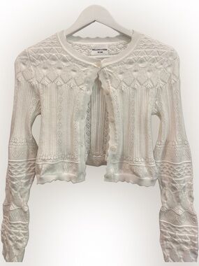 Willlow and Wind White Scalloped Cropped Cardigan